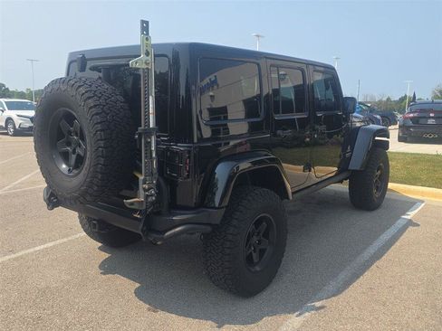 Used 2016 Jeep Wrangler Unlimited Rubicon w/ Connectivity Group AWD/4WD image 18