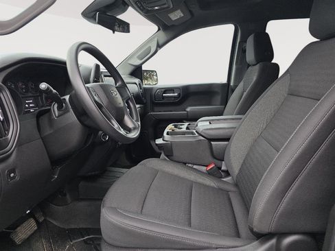 Used 2025 Chevrolet Silverado 1500 Custom Trail Boss w/ Dark Appearance Package image 6