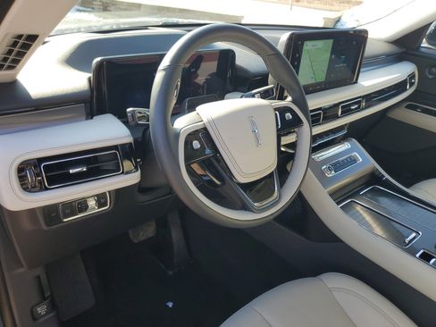 Certified 2025 Lincoln Aviator AWD w/ Jet Appearance Package image 13