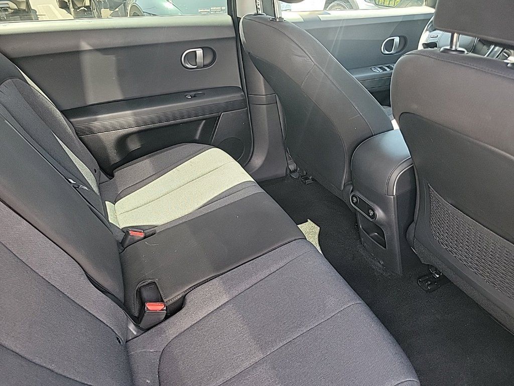 Used 2024 Hyundai Ioniq 5 SE RWD image 4