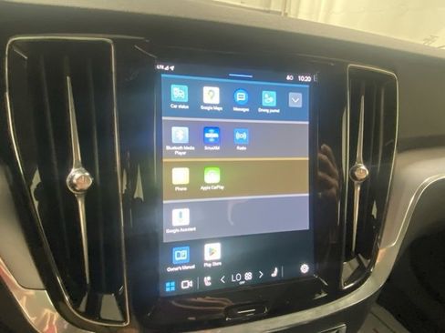 Certified 2025 Volvo S60 B5 Core image 20