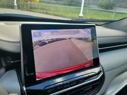 New 2026 Jeep Compass Limited image 19