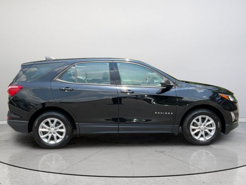 Used 2019 Chevrolet Equinox LS FWD image 6