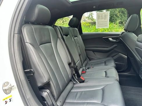 Used 2025 Audi Q7 3.0T Premium Plus AWD/4WD image 24