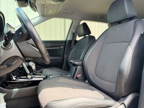 Used 2022 Kia Seltos S FWD image 15