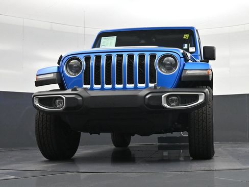 Used 2023 Jeep Wrangler Unlimited Sahara w/ LED Lighting Group AWD/4WD image 32