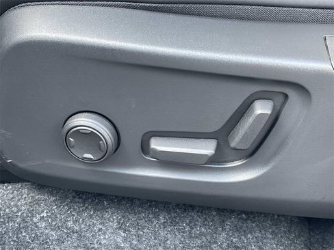 Used 2024 Volvo XC40 Recharge Plus w/ Protection Package Premier image 26
