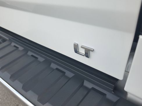 Used 2018 Chevrolet Silverado 1500 LT w/ All Star Edition image 10