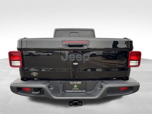 Used 2023 Jeep Gladiator Sport AWD/4WD image 9