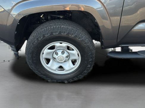 Used 2016 Toyota Tacoma SR5 w/ Towing Package RWD image 36