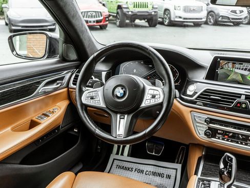 Used 2022 BMW 750i xDrive w/ Executive Package image 14