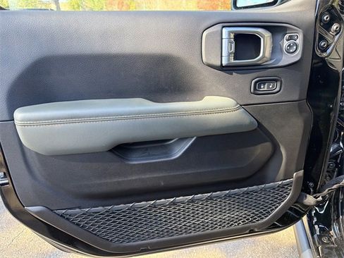 Used 2024 Jeep Gladiator Mojave image 10