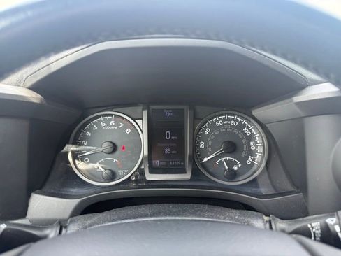 Used 2019 Toyota Tacoma TRD Sport image 12