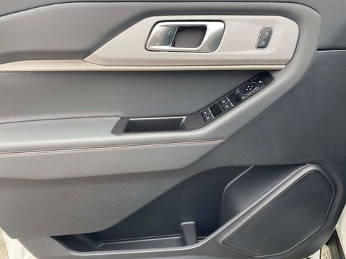 New 2026 Ford Explorer Active w/ Active Comfort Package image 14