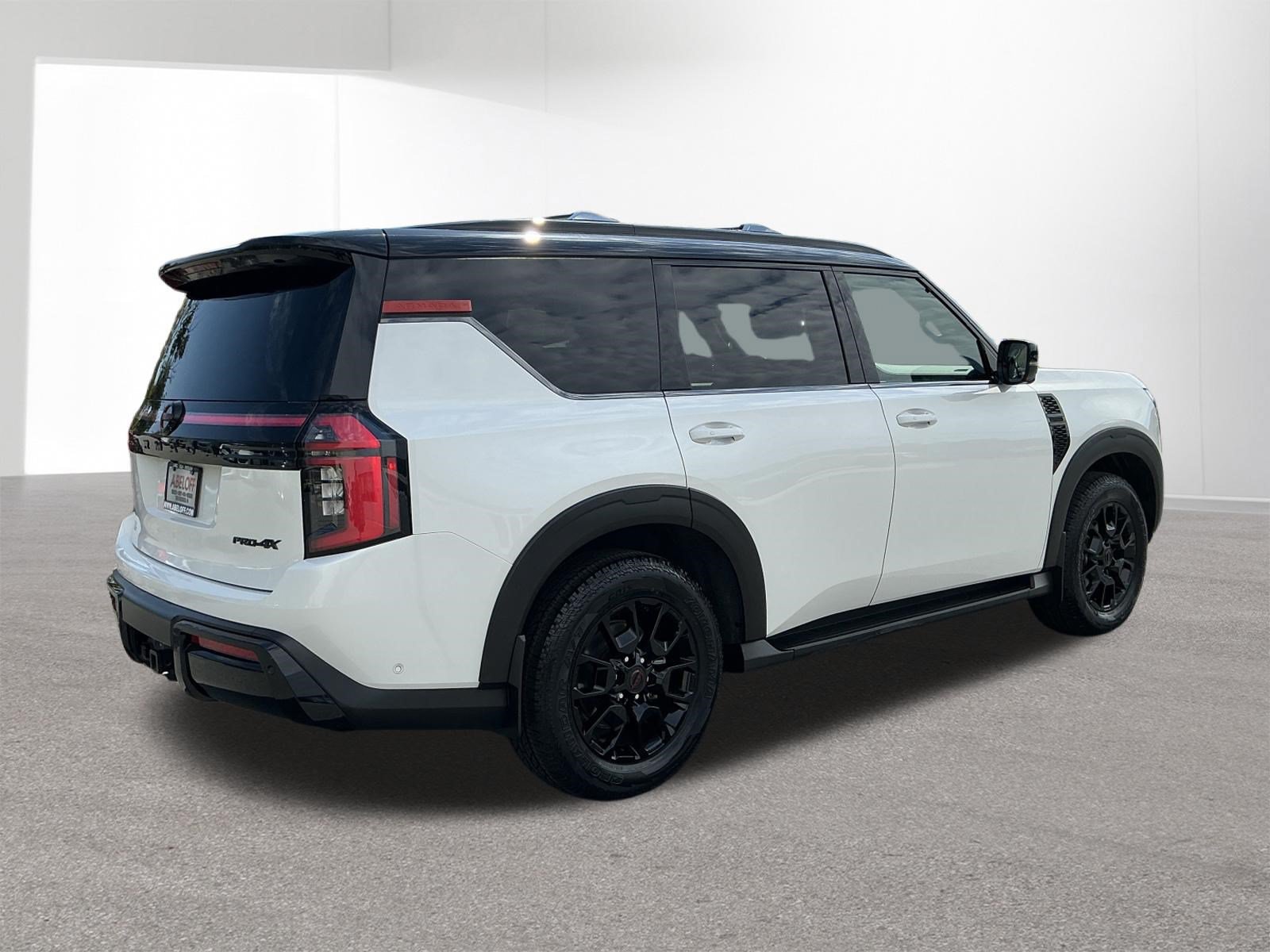 Used 2025 Nissan Armada PRO-4X AWD/4WD image 3