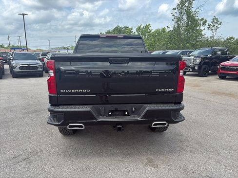 New 2026 Chevrolet Silverado 1500 Custom Trail Boss AWD/4WD image 4