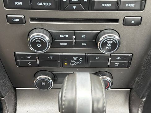 Used 2014 Ford Mustang Convertible image 15