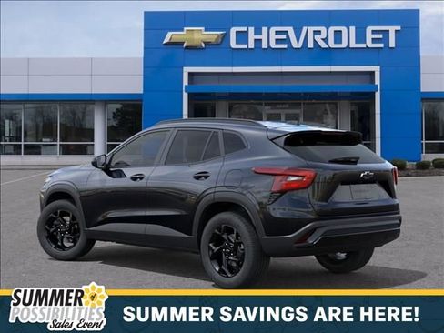 New 2026 Chevrolet Trax LT w/ Driver Confidence Package FWD image 3