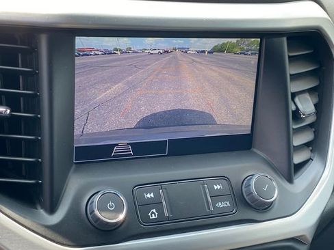Certified 2023 GMC Acadia SLE w/ Driver Convenience Package FWD image 11