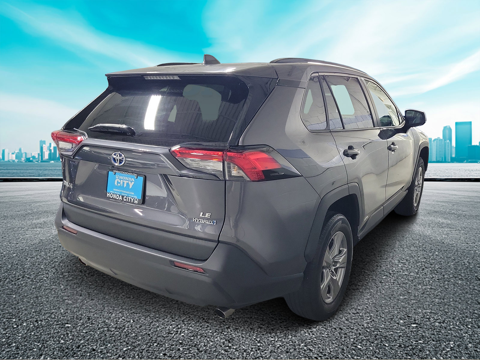 Used 2022 Toyota RAV4 LE AWD/4WD image 4