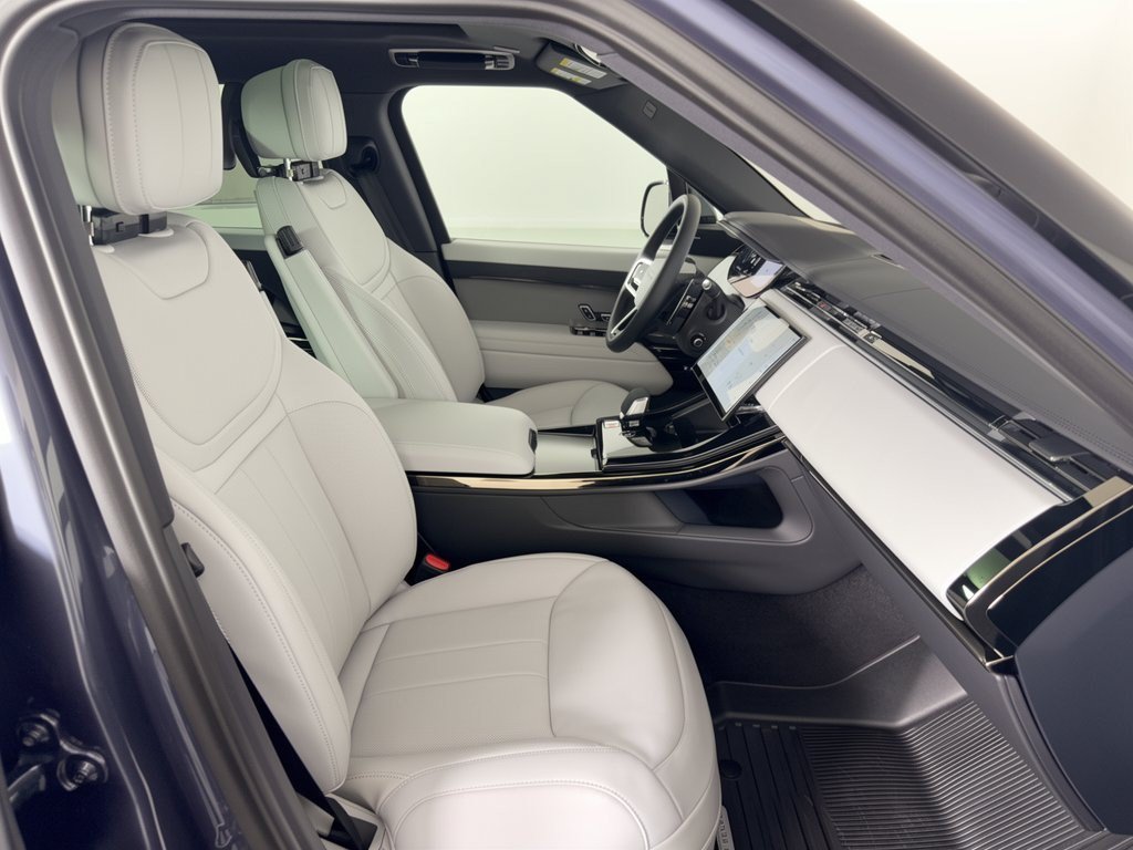 New 2027 Land Rover Range Rover Sport SE AWD/4WD image 30