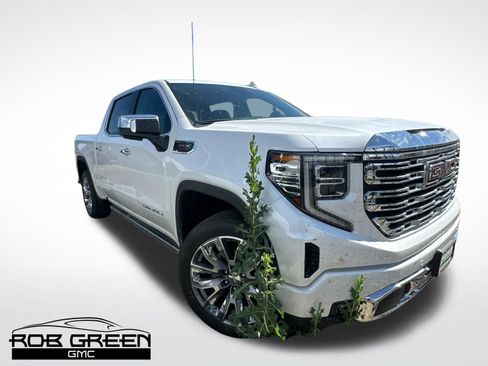 Used 2025 GMC Sierra 1500 Denali w/ Denali Reserve Package AWD/4WD image 1