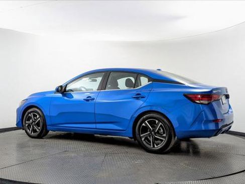 Used 2025 Nissan Sentra SV image 4