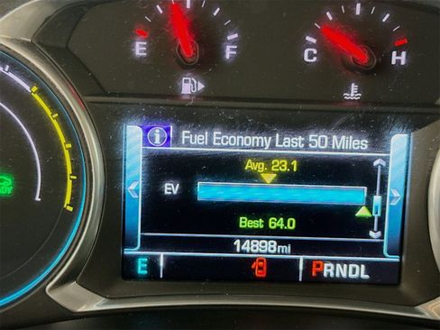 Used 2017 Chevrolet Malibu Hybrid w/ Driver Confidence Package image 8