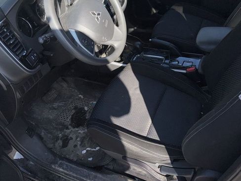 Used 2018 Mitsubishi Outlander ES image 6