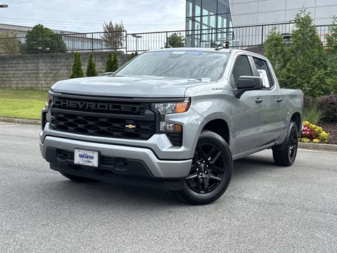 Used 2025 Chevrolet Silverado 1500 Custom RWD image 5