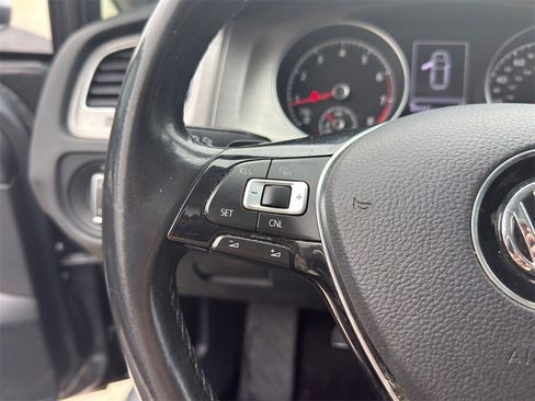 Used 2017 Volkswagen Golf Wolfsburg Edition image 18