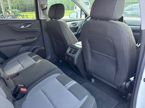 Used 2025 Chevrolet Blazer LT w/ Convenience Package FWD image 14