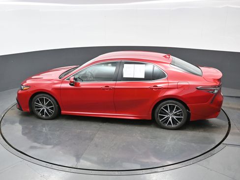 Used 2023 Toyota Camry SE image 36