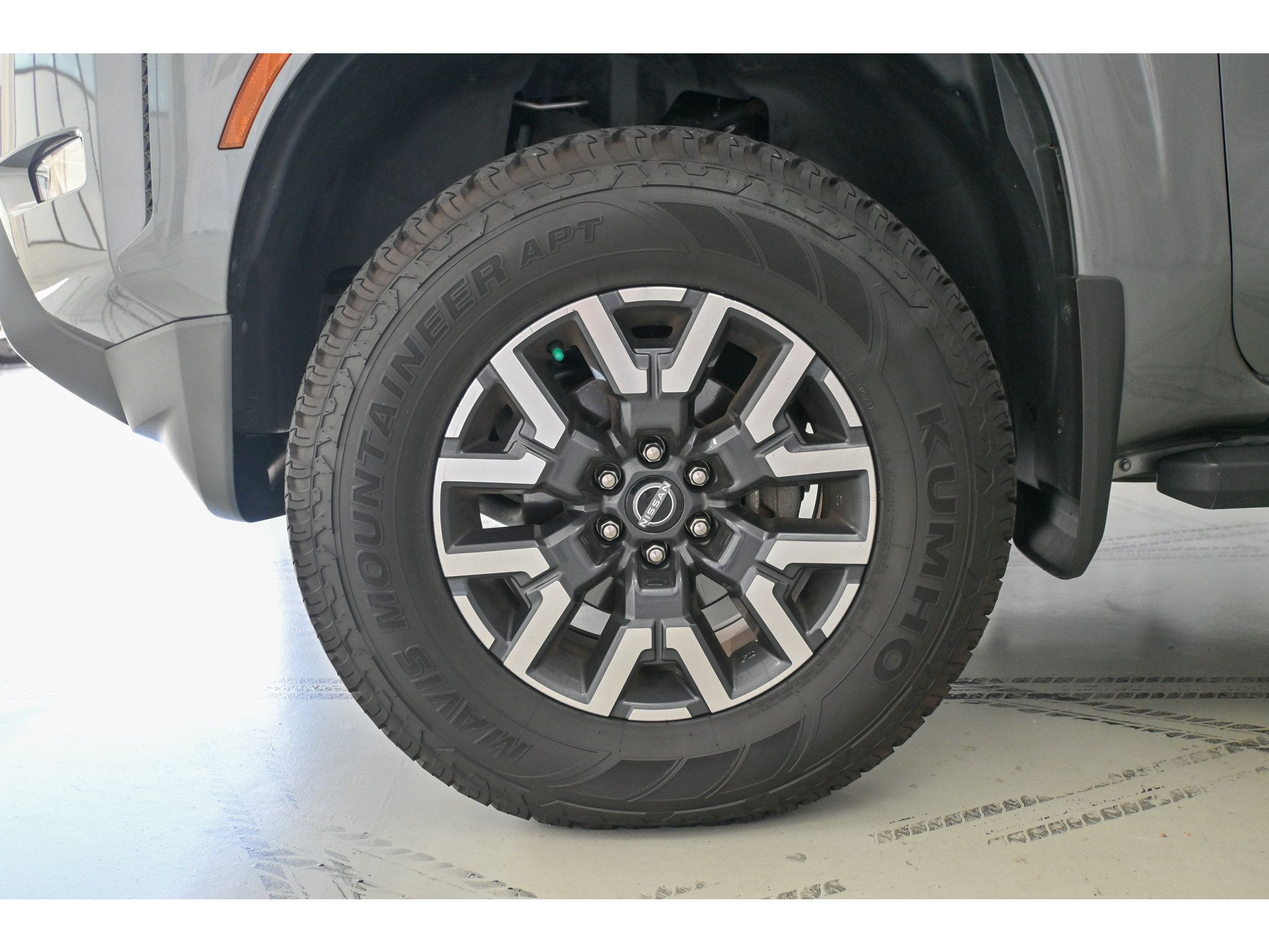 Used 2022 Nissan Frontier SV w/ Technology Package AWD/4WD image 22