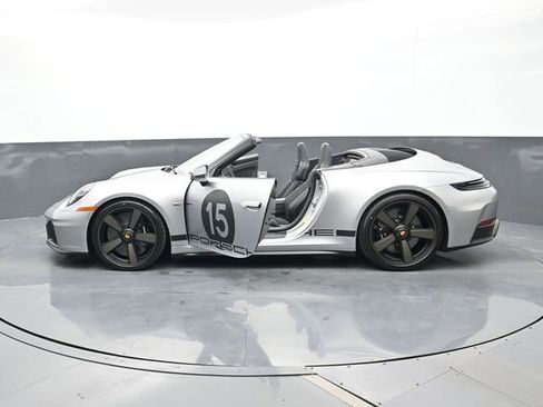 Certified 2026 Porsche 911 Carrera GTS RWD image 29