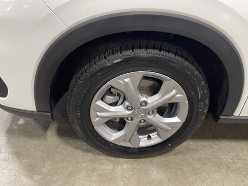 Used 2023 Honda HR-V LX image 9