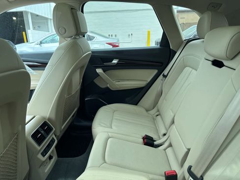 Used 2019 Audi Q5 2.0T Premium Plus w/ Premium Plus Package image 12