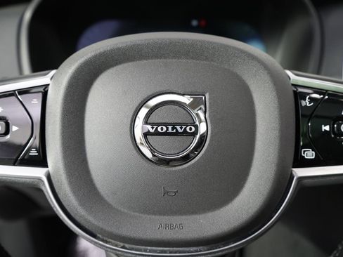 Used 2025 Volvo XC90 B6 Plus AWD/4WD image 34