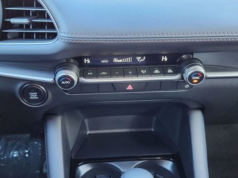 Certified 2025 MAZDA MAZDA3 s Sport image 12