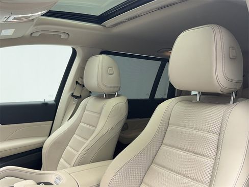 Used 2021 Mercedes-Benz GLS 450 4MATIC image 39