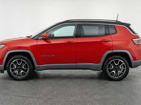 Used 2025 Jeep Compass Trailhawk AWD/4WD image 5