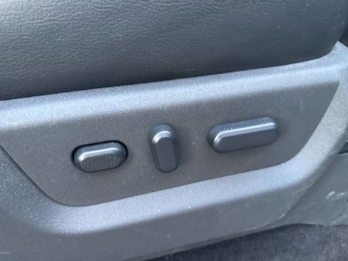 Used 2014 Ford F250 Lariat w/ Chrome Package image 39