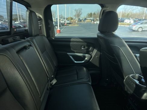 Used 2018 Nissan Titan PRO-4X w/ Pro-4x Convenience Package image 4