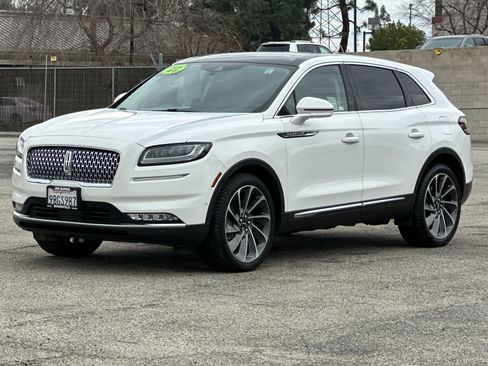 Used 2022 Lincoln Nautilus Reserve w/ Equipment Group 202A image 8