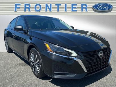 Used 2024 Nissan Altima 2.5 SV
