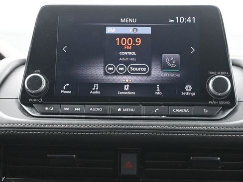 Used 2023 Nissan Rogue SL FWD image 11