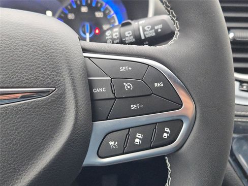 New 2026 Chrysler Pacifica Select image 31