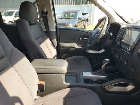 Used 2023 Nissan Frontier SV image 34