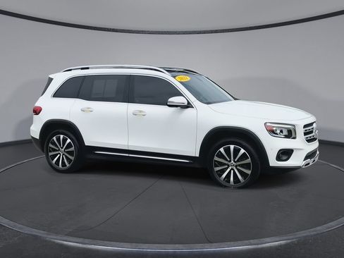 Used 2022 Mercedes-Benz GLB 250 image 2