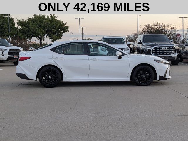 Used 2025 Toyota Camry SE FWD image 4
